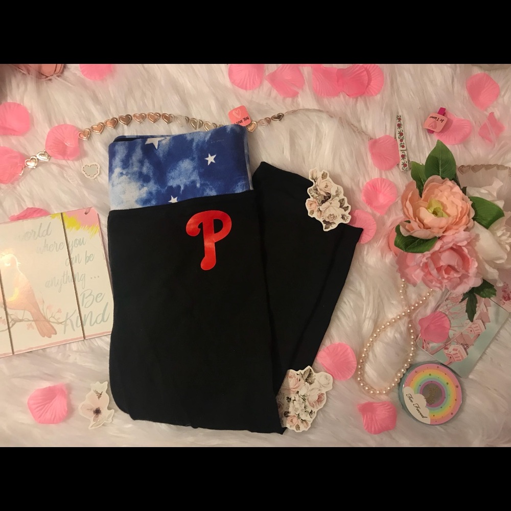 Victoria’s Secret PINK Cropped Yoga Leggings